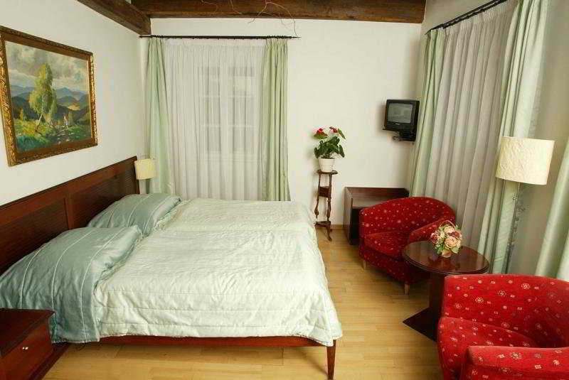 Cerna Liska Hotel
