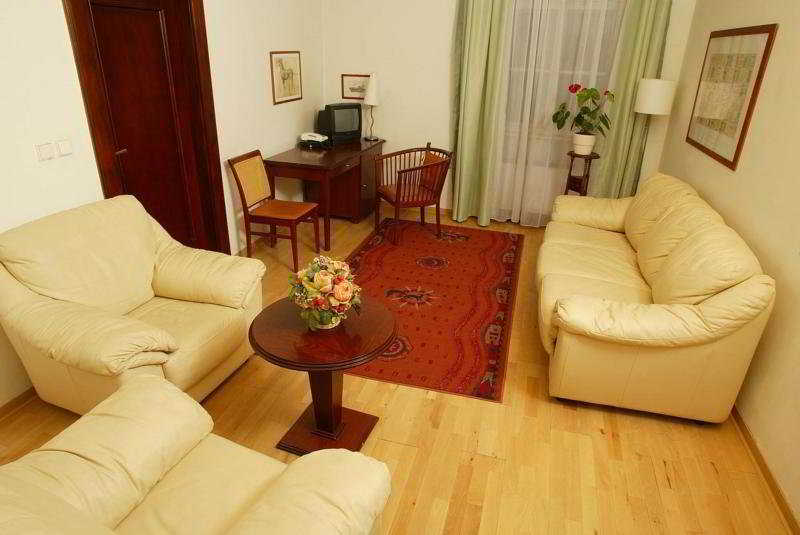 Cerna Liska Hotel