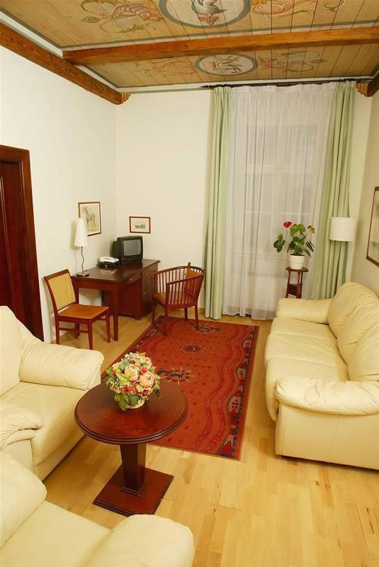 Cerna Liska 4*